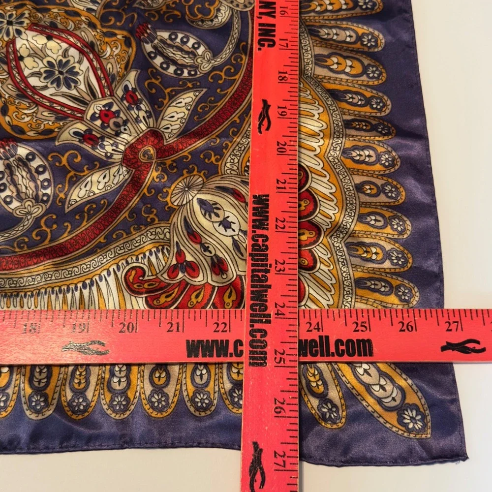 Unbranded vintage square